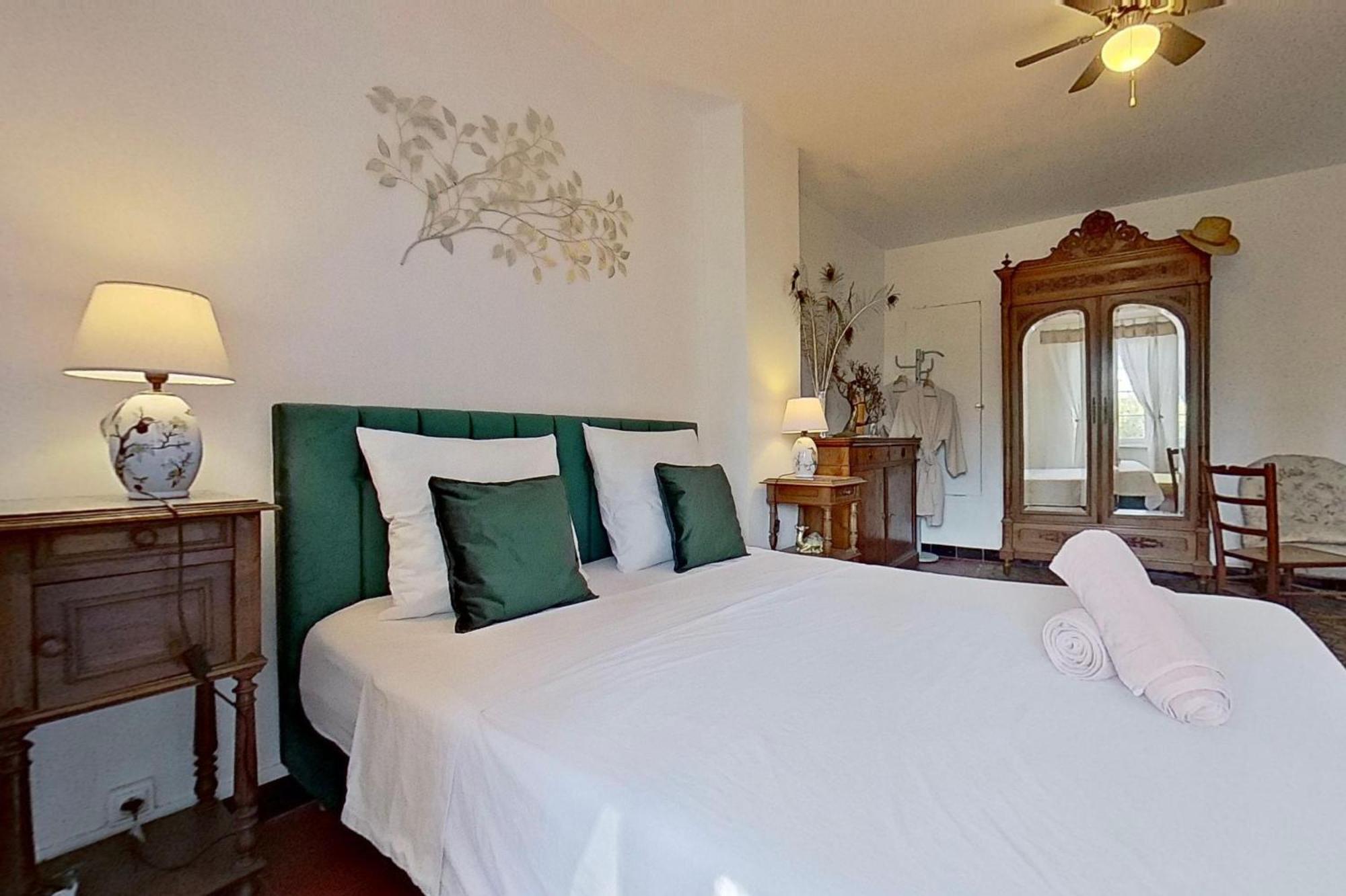 Les 2 Droles D'Oiseaux Bed and Breakfast Luc-sur-Orbieu Eksteriør billede