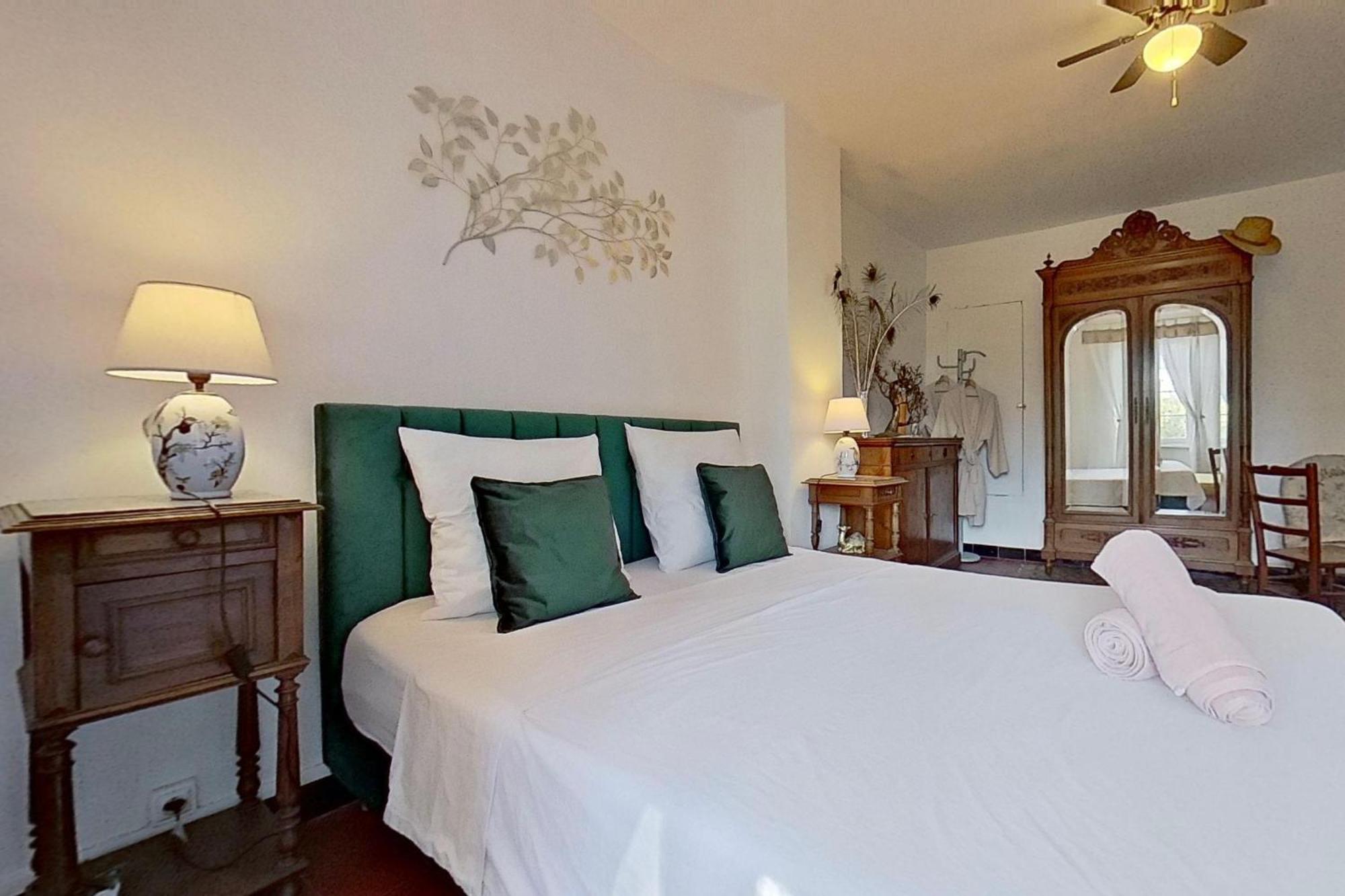Les 2 Droles D'Oiseaux Bed and Breakfast Luc-sur-Orbieu Eksteriør billede